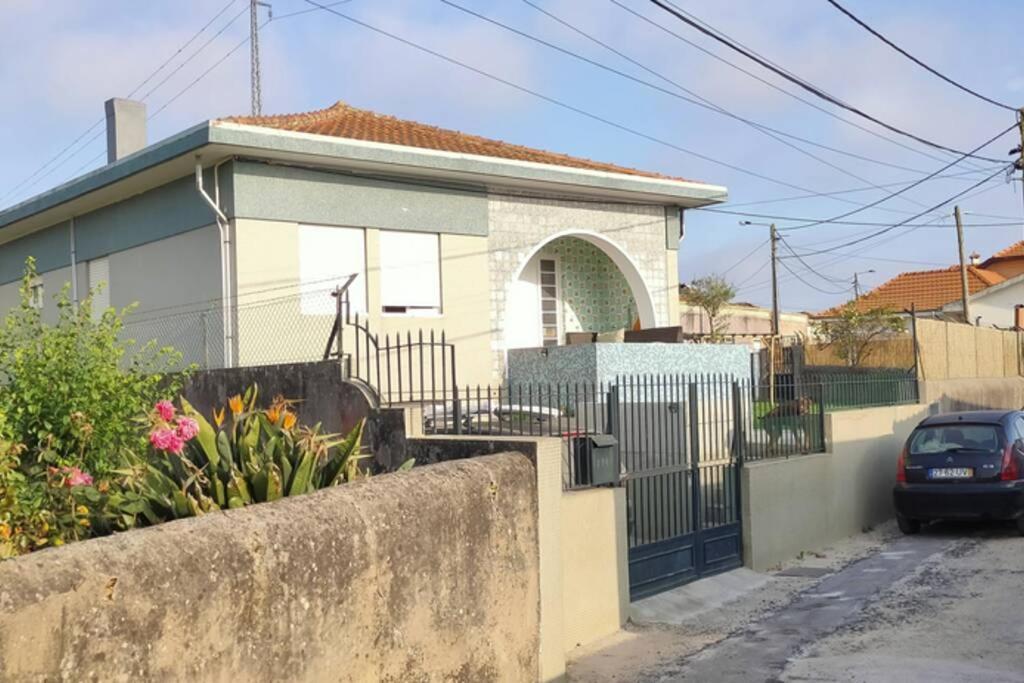 House With Pool And Garden In Esmoriz Near Porto Villa Exterior photo