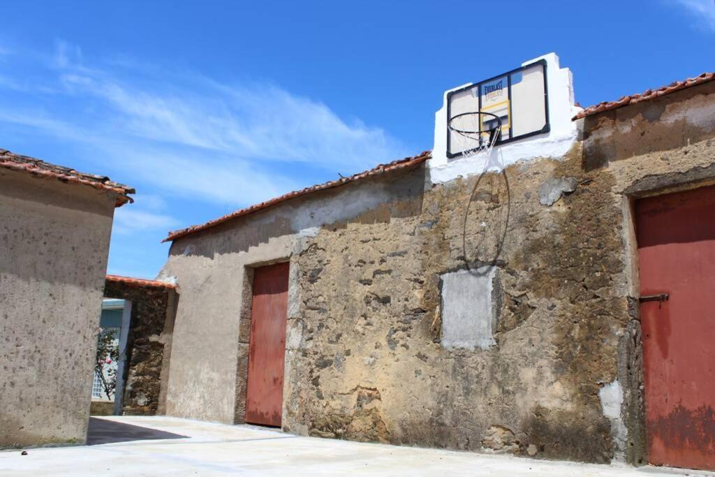 House With Pool And Garden In Esmoriz Near Porto Villa Exterior photo