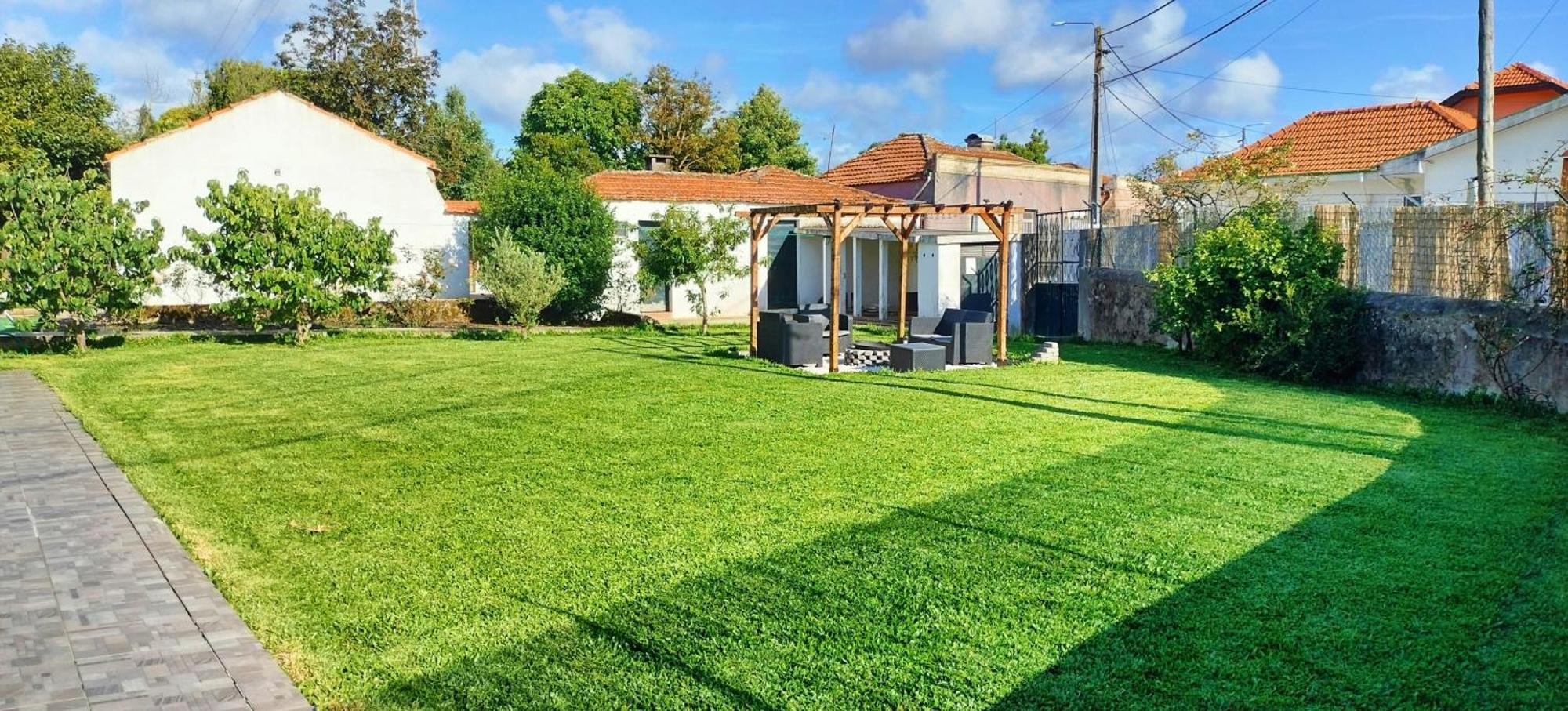House With Pool And Garden In Esmoriz Near Porto Villa Exterior photo